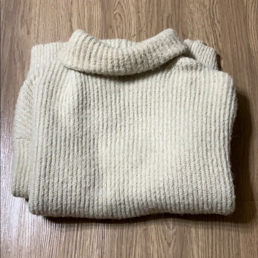 Cozy oversized sweater beige!